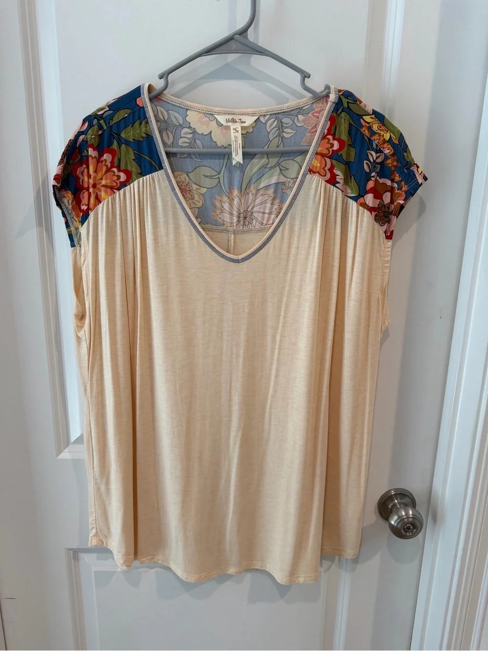 Matilda Jane V-Neck Top with Floral Navy Cap Sleeves Size XL - Picture 1 of 16